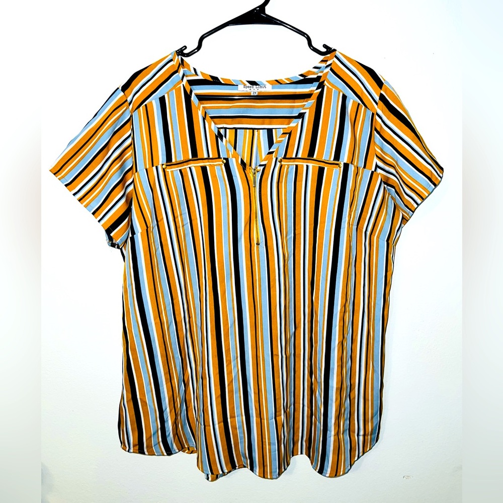 Speed Limit Women’s Vertical Striped Short Sleeve Blouse With Zipper! Size 2X.